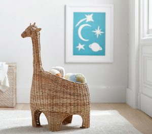 giraffe-shaped-wicker-basket-o
